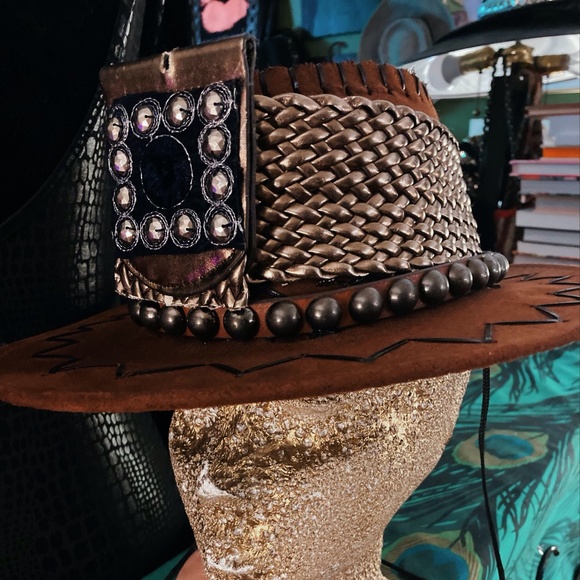Customed Bronze, Silver and Gold Metals Hat